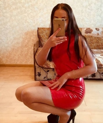 Креативная и нежная, я умею читать желания и разбираться в твоих фантазиях. Мои услуги охватывают все, что ты можешь себе представить 😉. К каждой встрече готовлюсь особенно тщательно, чтобы ты получил максимум удовольствия. Отзывы о моей работе всегда положительные, и клиенты возвращаются ко мне снова и снова. Сделай шаг в мой мир страсти и наслаждения! Жду тебя у себя в уютной квартире в Москве. 🏙️😘 Альбина